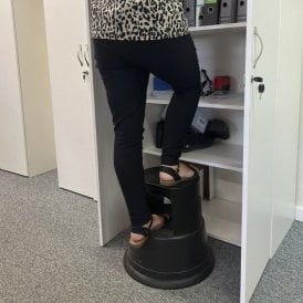 Kick Step Stool Plastic EN 141 83 - Fully Assembled