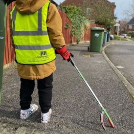 Kids 'Graptor' Dinosaur Litter Picker - 680mm