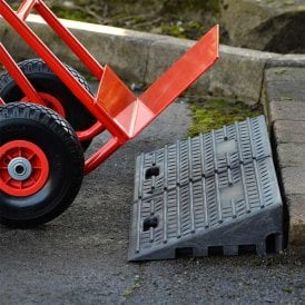 Rubber Kerb Ramps PK 2 100mm High